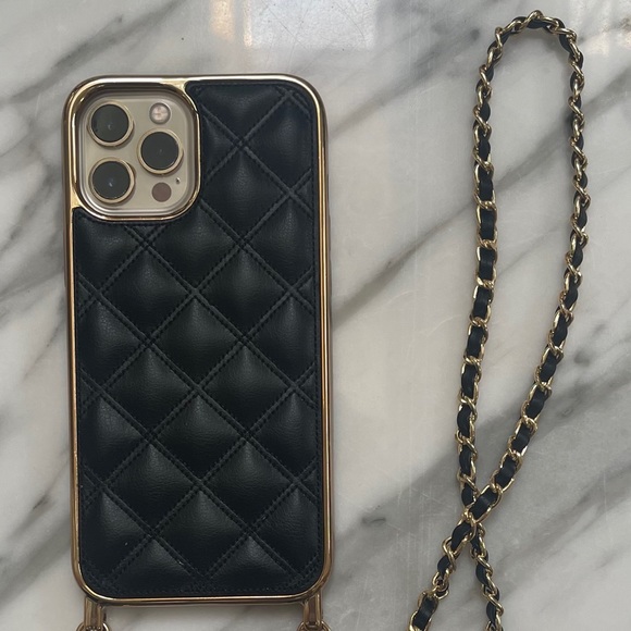 PRO IPHONE MAX 12 CASE BlACK QUILTED & GOLD CHAIN - Picture 6 of 7